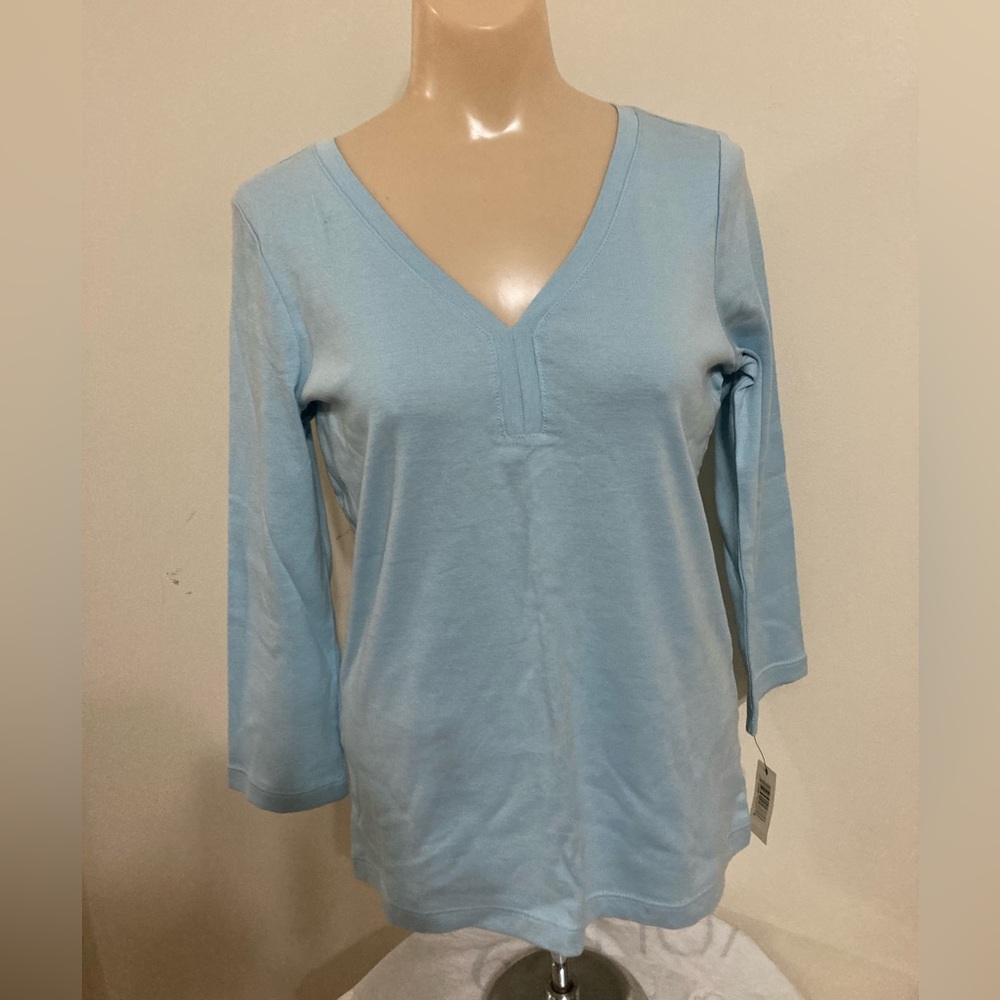 Light Blue V-Neck Women's 3/4 Sleeve Top
Item# TSct32
